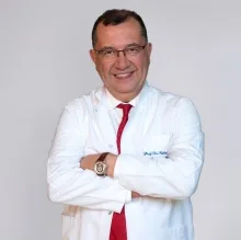 Prof. Dr. Bülent Tıraş — Kadın Hastalıkları Ve Doğum, Sarıyer, İstanbul. Portre fotoğrafı.