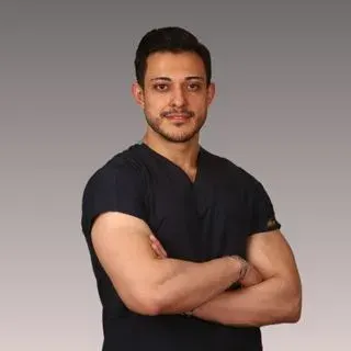 Op. Dr. Yahya Melih Işık — Plastik Rekonstrüktif Ve Estetik Cerrahi, Kayseri. Portre fotoğrafı.