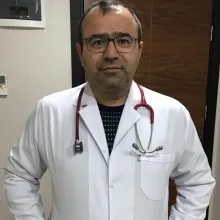 Uzm. Dr. Faruk Eren — Çocuk Sağlığı Ve Hastalıkları, Nilüfer, Bursa. Portre fotoğrafı.
