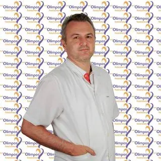 Op. Dr. Aydın Alan — Göz Hastalıkları, Konyaaltı, Antalya. Portre fotoğrafı.