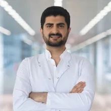 Op. Dr. Ali Doğan — Plastik Rekonstrüktif Ve Estetik Cerrahi, Kartal, İstanbul. Portre fotoğrafı.