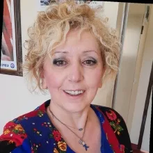Prof. Dr. Ayça Törel Ergür — Çocuk Endokrinolojisi, Ankara. Portre fotoğrafı.