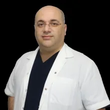 Op. Dr. Ümran Muslu — Plastik Rekonstrüktif Ve Estetik Cerrahi, İstanbul. Portre fotoğrafı.