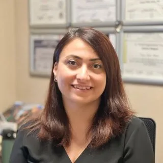 Op. Dr. Fatma Özlü Akkuş — Kadın Hastalıkları Ve Doğum, Antalya. Portre fotoğrafı.