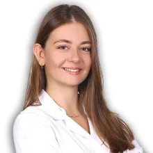 Dr. Dt. Oya Erten — İstanbul. Portre fotoğrafı.