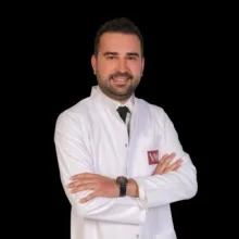 Uzm. Dr. Mehmet Ateş — Dermatoloji, Kocaeli. Portre fotoğrafı.