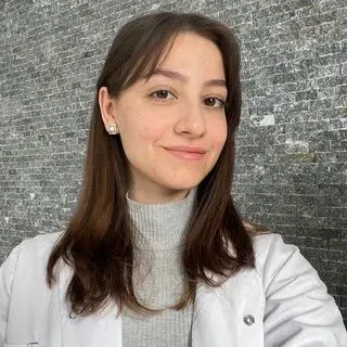 Psk. Ayça Balaban — Psikoloji, Eskişehir. Portre fotoğrafı.