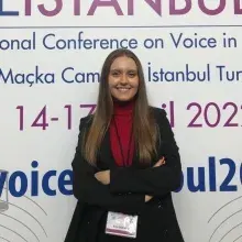Dkt. Ayşe Selin Türkmen — Dil ve Konuşma Terapisi, Uşak. Portre fotoğrafı.