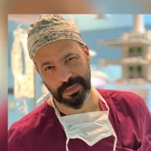 Doç. Dr. Veysel Başar — Kalp Ve Damar Cerrahisi, İstanbul. Portre fotoğrafı.