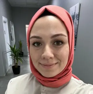 Dt. Rumeysa Genç Bayraktutar profilinde yer alan galeri fotoğrafı.