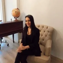 Kl. Psk. Damla Görür — Psikoloji. Portre fotoğrafı.
