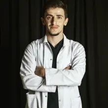 Dt. Mustafa Genel — Diş Hekimi, Van. Portre fotoğrafı.