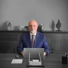 Prof. Dr. Savaş Sipahi — Çanakkale. Portre fotoğrafı.