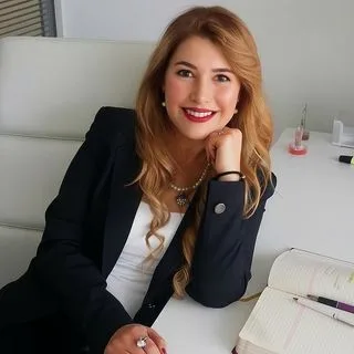 Belgin Turan — Aile Danışmanlığı, Ankara. Portre fotoğrafı.