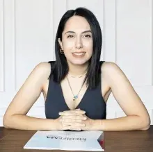 Op. Dr. Selin Güler Geyik — Plastik Rekonstrüktif Ve Estetik Cerrahi, Torbalı, İzmir. Portre fotoğrafı.