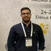 Dr. Turgut Ekici — İzmir. Portre fotoğrafı.