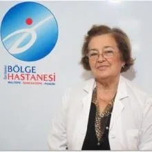 Uzm. Dr. Aynur Kayabeyoğlu — Çocuk Sağlığı Ve Hastalıkları, İstanbul. Portre fotoğrafı.