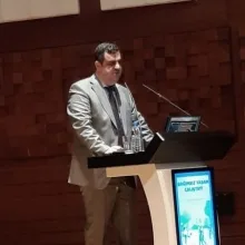 Uzm. Dr. Cenk Yancar — Psikiyatri, İstanbul. Portre fotoğrafı.