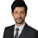 Prof. Dr. Süleyman Taş — Plastik Rekonstrüktif Ve Estetik Cerrahi, İstanbul. Portre fotoğrafı.
