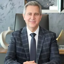 Prof. Dr. Atila İyisoy — Kardiyoloji, Ankara. Portre fotoğrafı.