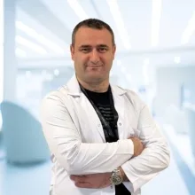 Doç. Dr. Yasin Yüksel — Kardiyoloji, Beylikdüzü, İstanbul. Portre fotoğrafı.