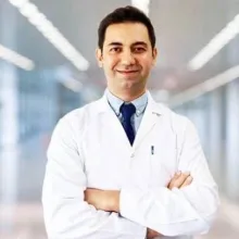 Op. Dr. Onuralp Kurt — Kulak Burun Boğaz, İstanbul. Portre fotoğrafı.