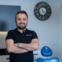 Dt. Hamit Erbaş — Diş Hekimi, Tepebaşı, Eskişehir. Portre fotoğrafı.