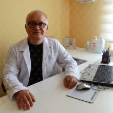 Dr. İsmail Gözlükaya — Algoloji, Denizli. Portre fotoğrafı.