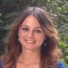 Uzm. Dr. İrem Damla Manga Çimen — Çocuk ve Ergen Psikiyatrisi, İzmit, Kocaeli. Portre fotoğrafı.