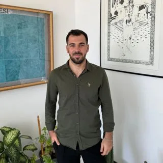 Psk. Serdal Boran — Psikoloji, İstanbul. Portre fotoğrafı.