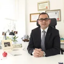 Op. Dr. Filip Taşhan — İstanbul. Portre fotoğrafı.
