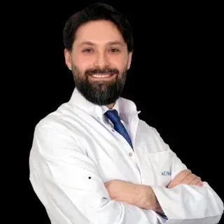 Doç. Dr. Akif Enes Arıkan — Genel Cerrahi, İstanbul. Portre fotoğrafı.