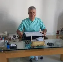 Dt. İsmail Özkaya — Diş Hekimi, Hatay. Portre fotoğrafı.