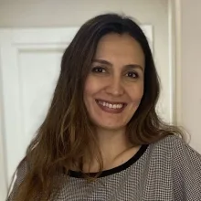 Fzt. Esra Şahin — Fizyoterapi Ve Rehabilitasyon, Antalya. Portre fotoğrafı.