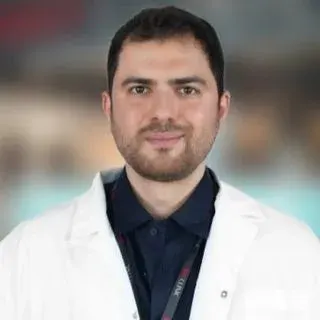 Op. Dr. Salih Cem Altunal — Plastik Rekonstrüktif Ve Estetik Cerrahi, Küçükçekmece, İstanbul. Portre fotoğrafı.