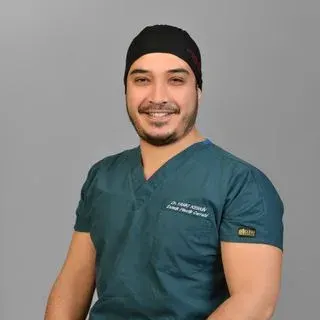 Op. Dr. Yankı Görkem Keskin — Plastik Rekonstrüktif Ve Estetik Cerrahi, Ankara. Portre fotoğrafı.
