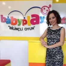 Özge Selçuk Bozkurt — Çocuk Gelişimi, Bursa. Portre fotoğrafı.