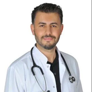Uzm. Dr. Ferhat Kaya — Çocuk Sağlığı Ve Hastalıkları, İzmit, Kocaeli. Portre fotoğrafı.