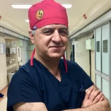 Uzm. Dr. Gazihan Çağlar — Anesteziyoloji Ve Reanimasyon, İstanbul. Portre fotoğrafı.