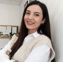Psk. Özge Çakıcılı Yücel — Psikoloji. Portre fotoğrafı.
