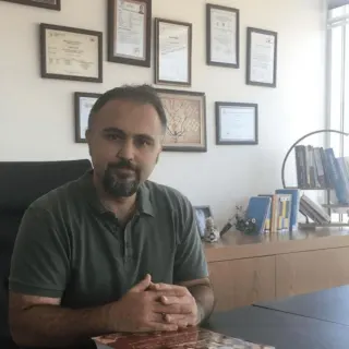 Doç. Dr. Çağatay Uğur profilinde yer alan galeri fotoğrafı.