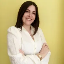 Kl. Psk. Esra Akkuş — Psikoloji, Aydın. Portre fotoğrafı.
