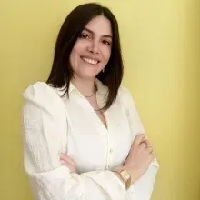 Kl. Psk. Esra Akkuş — Psikoloji, Aydın. Portre fotoğrafı.