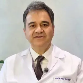 Prof. Dr. Alpay Turan Sezgin — Kardiyoloji, Adana. Portre fotoğrafı.