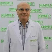 Uzm. Dr. Nihat Taşçı — Fiziksel Tıp Ve Rehabilitasyon, Nilüfer, Bursa. Portre fotoğrafı.