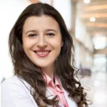 Dyt. Elif Topuz Ülkü — Diyetisyen, Denizli. Portre fotoğrafı.