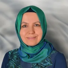 Uzm. Dr. Halide Tüysüzoğulları — Psikiyatri, Bursa. Portre fotoğrafı.