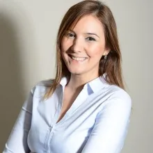 Uzm. Dkt. Dilek Eroğlu Uzun — Dil ve Konuşma Terapisi. Portre fotoğrafı.