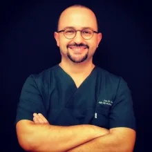 Prof. Dr. Onur Gönül — Ağız Diş Ve Çene Cerrahisi, İstanbul. Portre fotoğrafı.