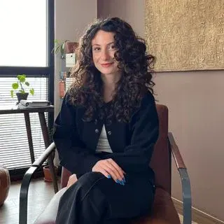 Kl. Psk. Aleyna Doğan — Psikoloji, İstanbul. Portre fotoğrafı.